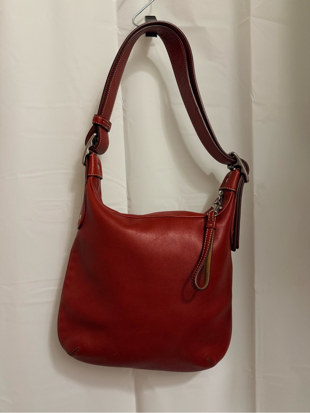 Vintage Coach Red Leather Shoulder Bag - Women